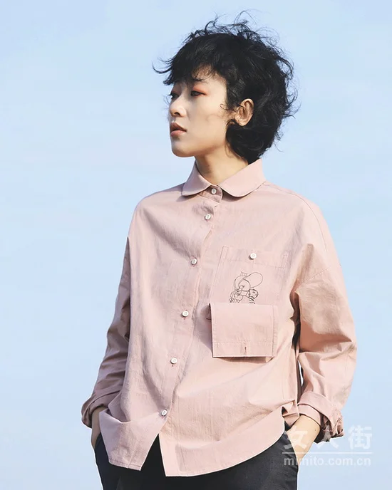 女性衬衫搭配，春季经典时髦感穿搭