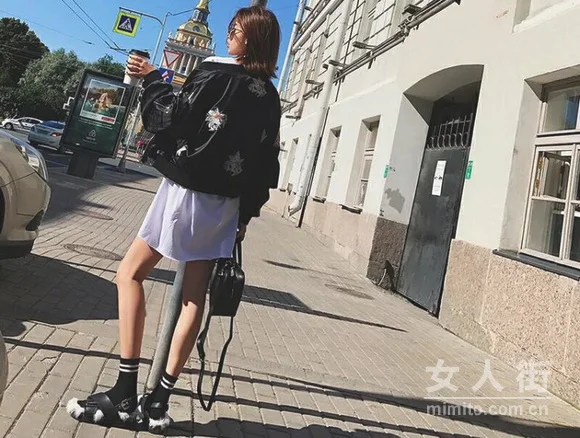 刺绣这么火，刺绣棒球服初秋这样穿