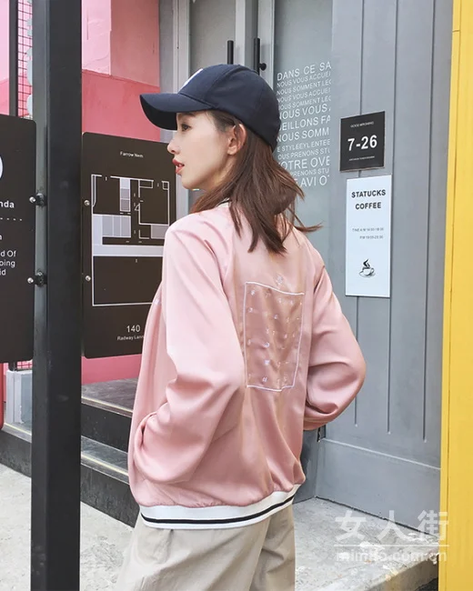 刺绣这么火，刺绣棒球服初秋这样穿
