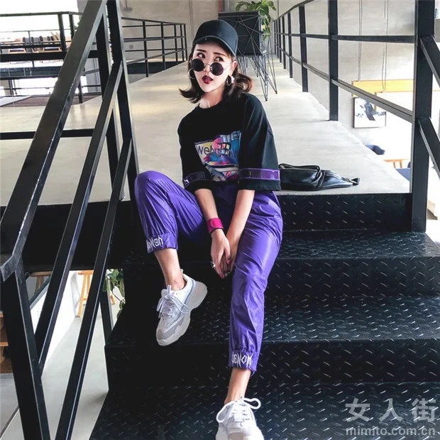 自体发光的时尚T恤，让你变身潮流达人