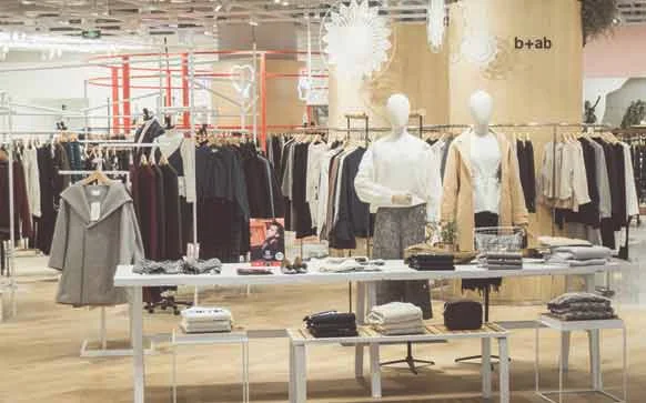 如何经营品牌服装店