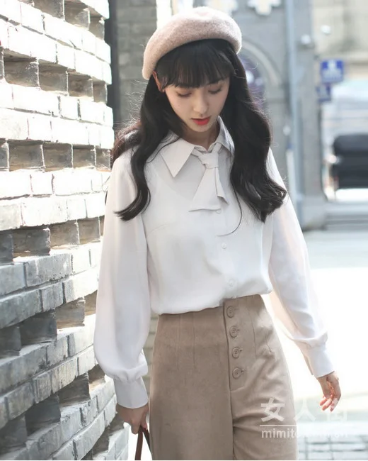 用衬衫打底，这个冬季Get美丽新方式