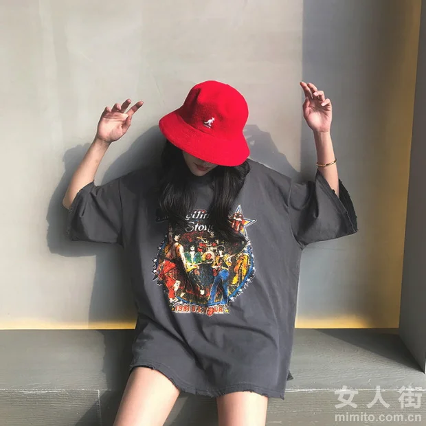 缤纷夏日，时髦T恤打造活力少女范