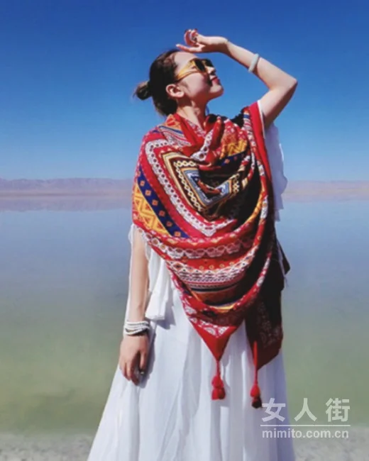 达人示范：教你秋季玩转围巾和毛衣