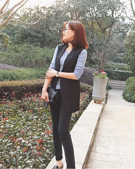 帅气的裙子穿搭，中性中透露出的女人味