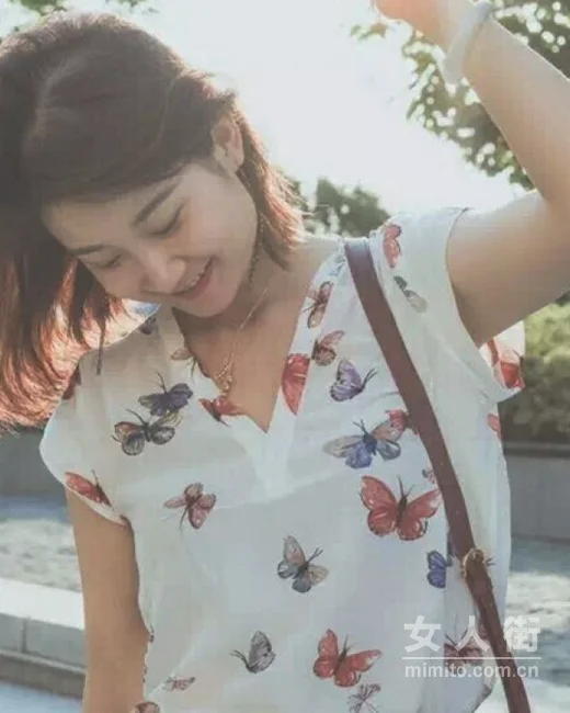 从清新到美艳，8月真丝衬衫搭配示范