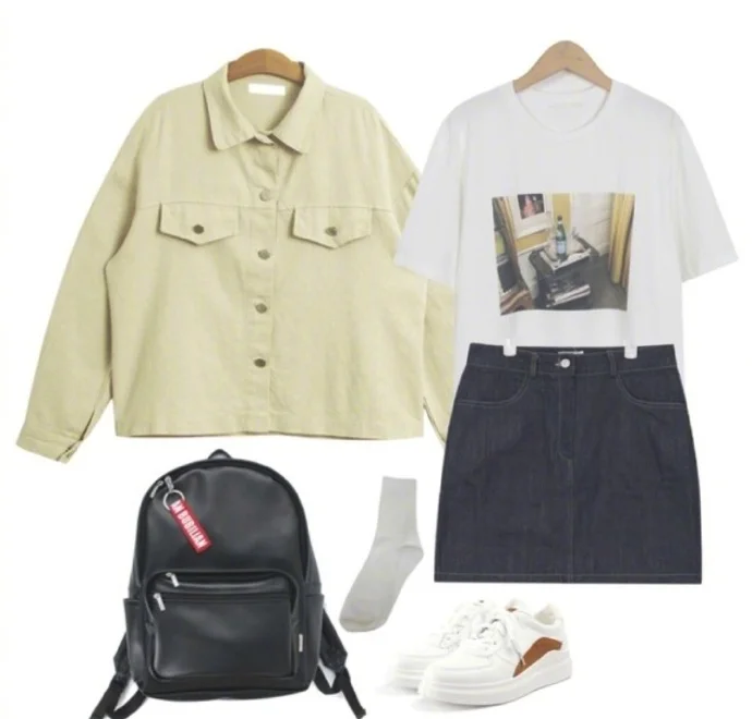 2020年早春的学院风女生休闲look