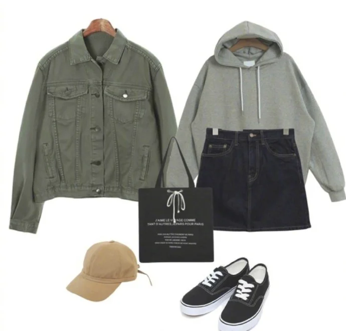 2020年早春的学院风女生休闲look