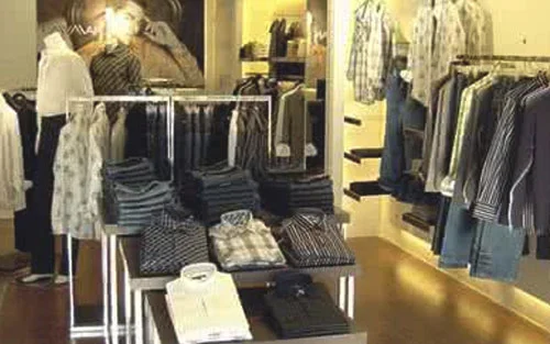 女服装店怎么装修
