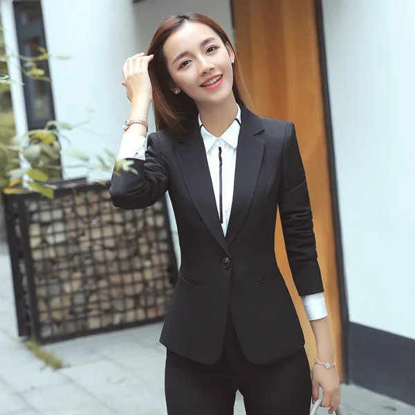 揭秘御姐的衣橱，带你玩转职场气质穿搭