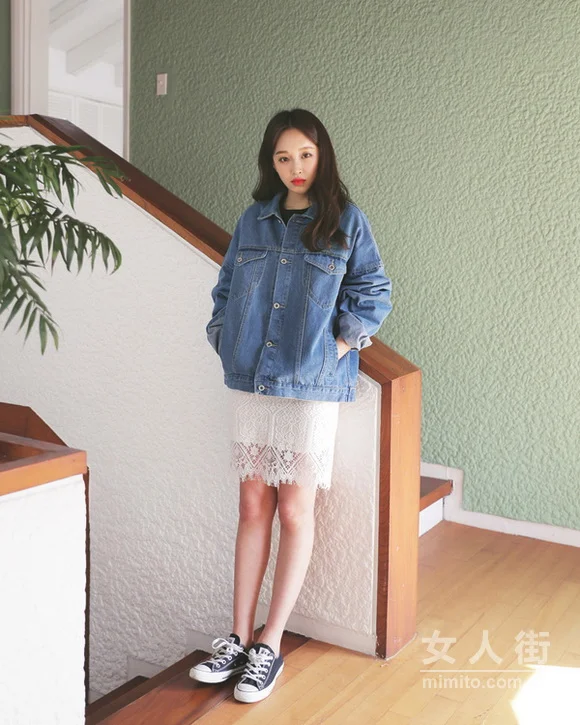 牛仔外套怎么搭，时尚达人示范最新时尚搭配