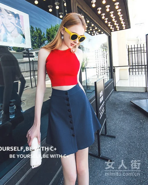 简单修身A字裙，吸睛搭配瘦腰显腿长