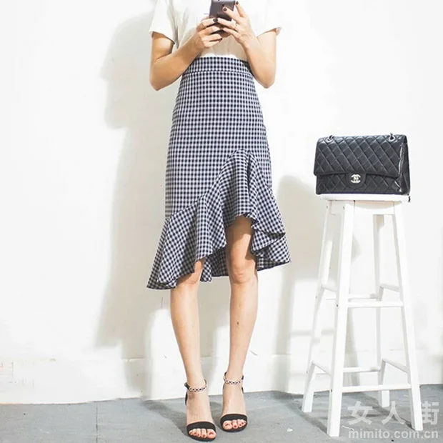 夏季甜蜜约会,T恤+格子裙狂撩汉