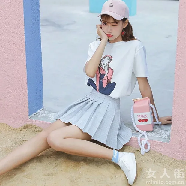 夏季甜蜜约会,T恤+格子裙狂撩汉