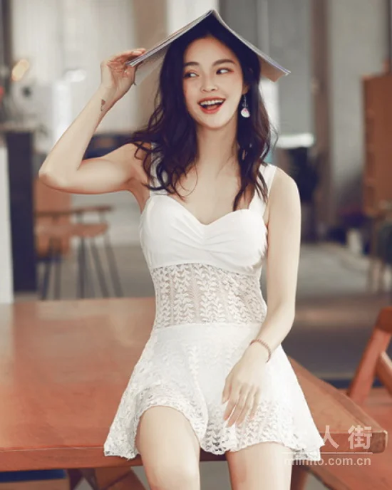 连体泳衣绝对是保守女生的大爱！