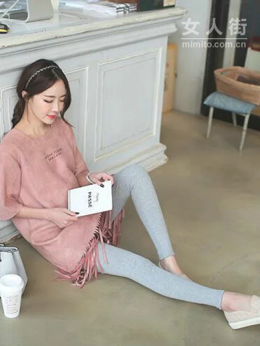 孕妇时尚穿搭，孕妇裤给肚子留点空间！