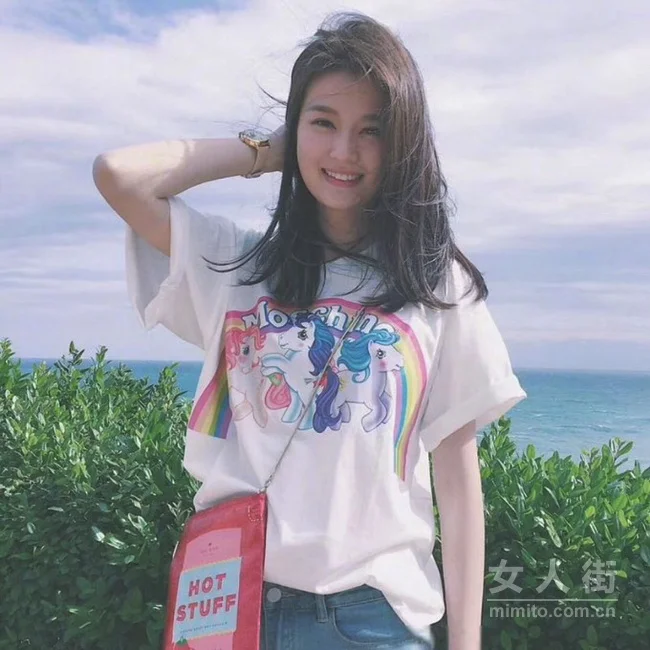 夏季正确穿搭方式，短袖搭配足够吸睛