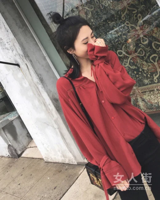 别致衬衣显心机,精致妞从头到尾穿搭