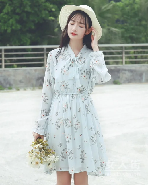 实力派连衣裙，白骨精小萝莉自由切换