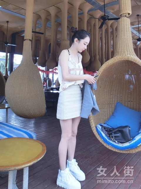 来一条包臀裙吧！轻松穿出高瘦美