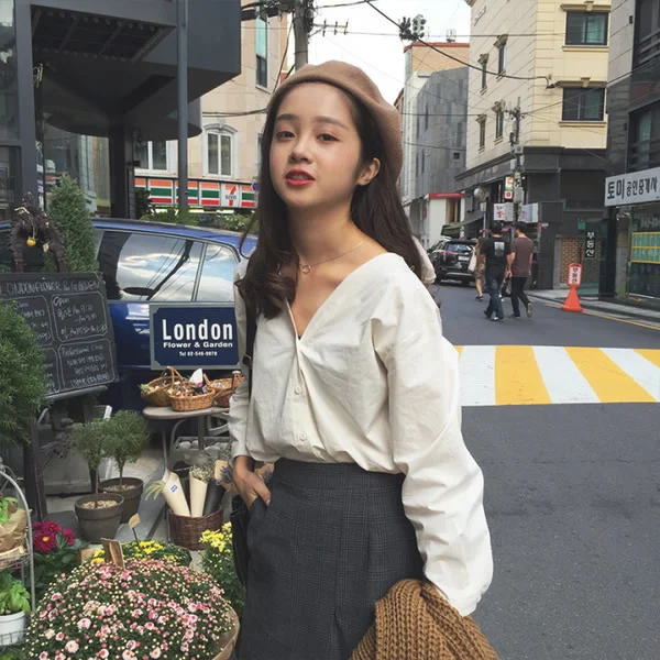 女神的薄衬衫穿搭,轻盈好看特撩人