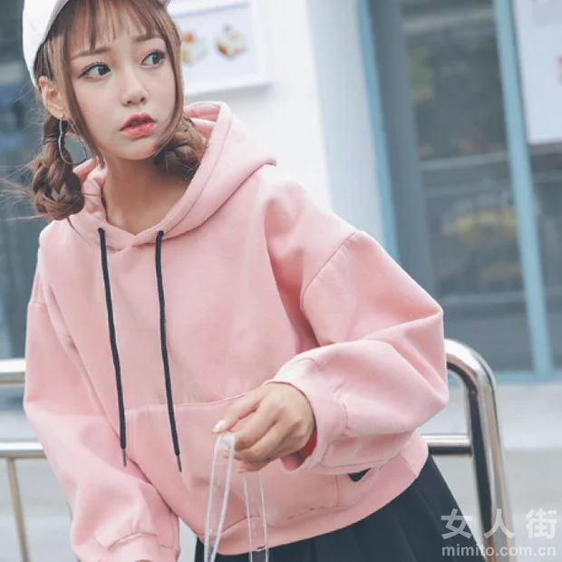 女生的潮范卫衣，冬日穿搭还得靠它