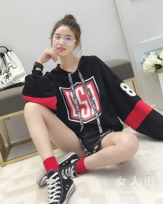 不会烂大街的卫衣穿搭，你心动了吗？