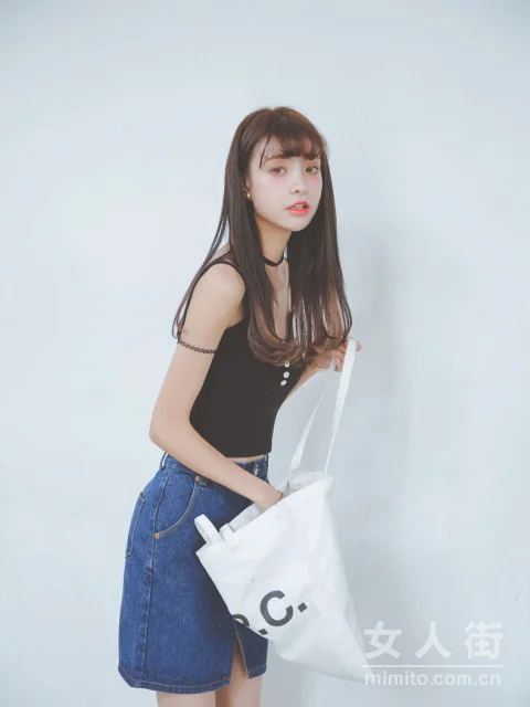 来一条包臀裙吧！轻松穿出高瘦美