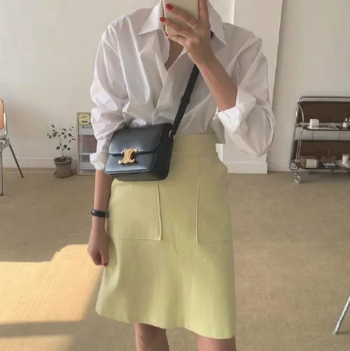 适合大学女生的春季净色日常穿搭示范