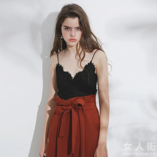 夏日超短裙怎么搭配？这样穿超级美！
