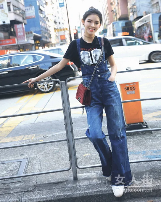 减龄背带裤，衬出的气质都是青春