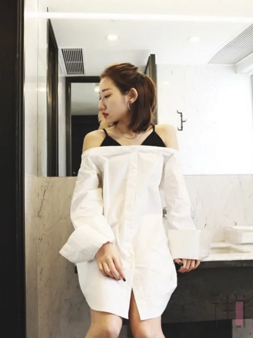 出行穿搭小心机 穿露肩衫做女神