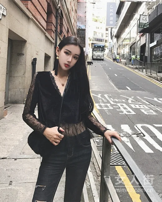 冬日蕾丝穿搭示范，娇媚有气质