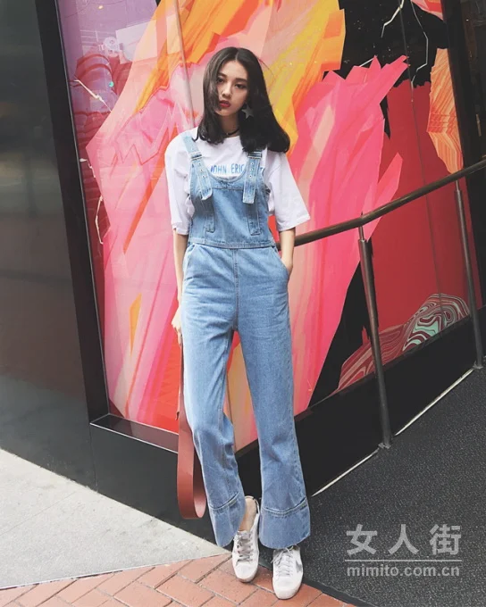 减龄背带裤，衬出的气质都是青春