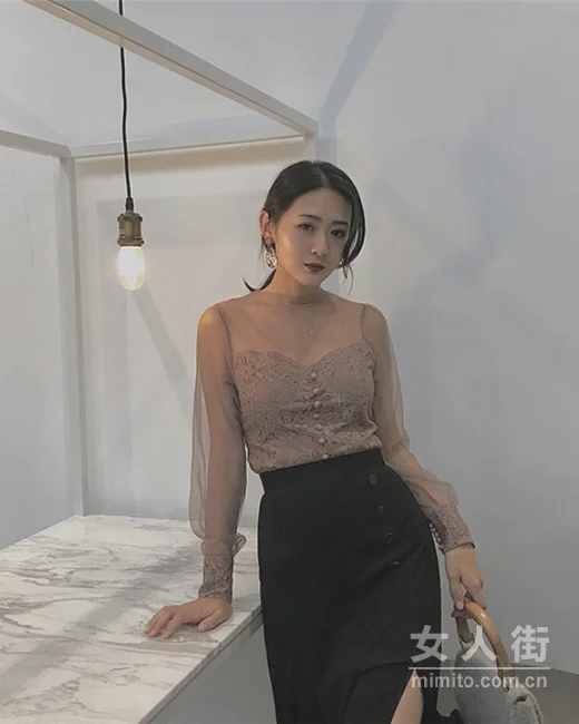 冬日蕾丝穿搭示范，娇媚有气质