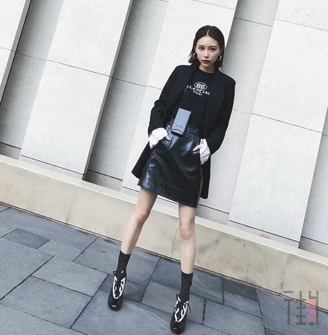春季选对小西装款式，轻松提升气质