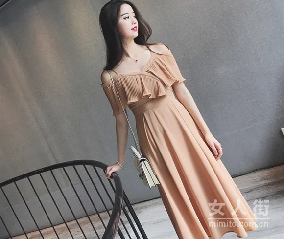 俏皮荷叶边美裙,性感空前绝后