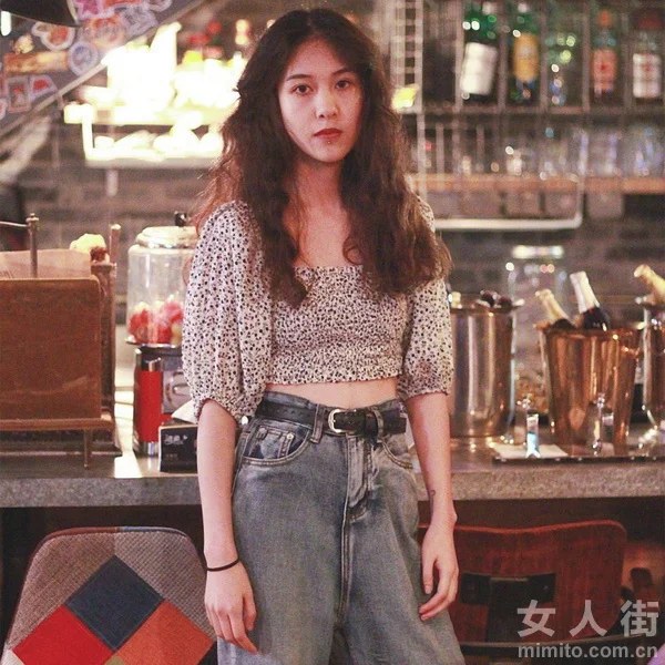 你小露香肩的样子，真得很撩人