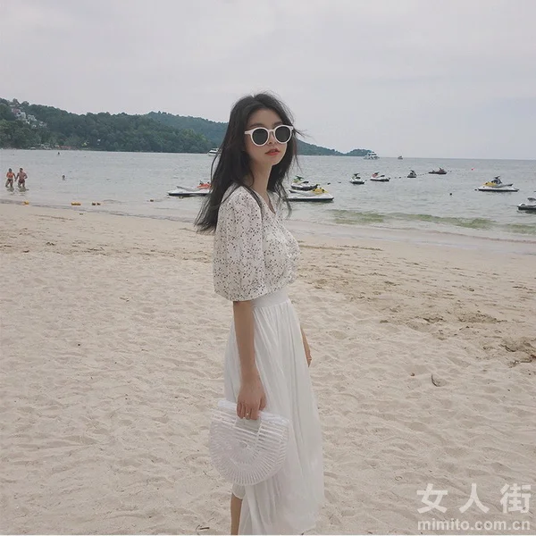 你小露香肩的样子，真得很撩人