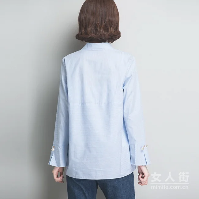 70后的女人穿衬衫，请不要塞进裙子里！