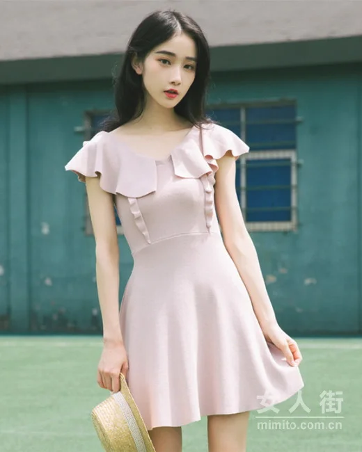 俏皮荷叶边美裙,性感空前绝后