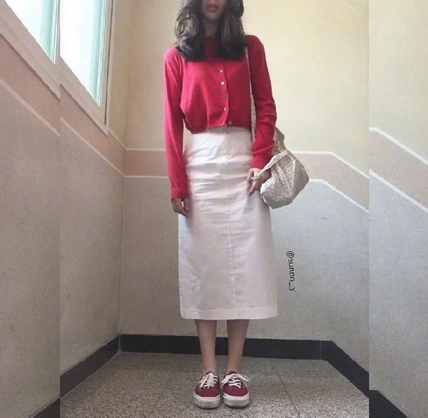 简单时尚的00后学生党日常穿搭