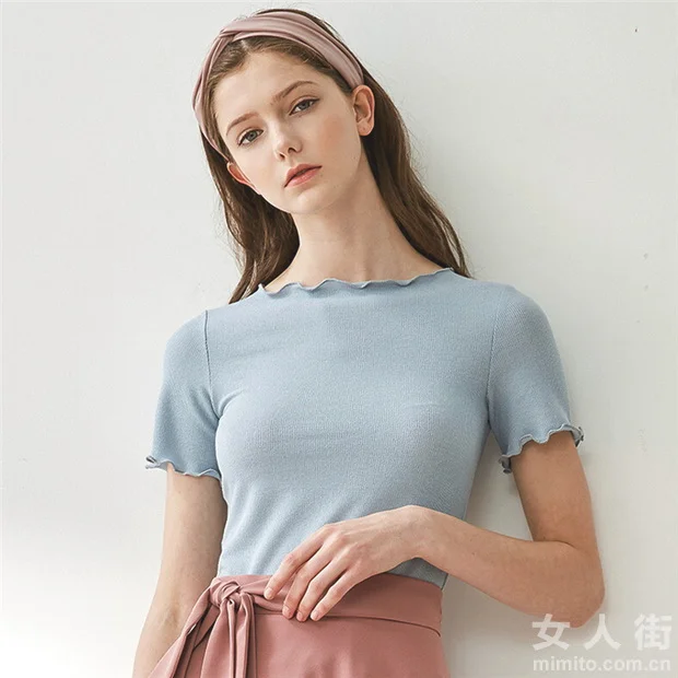 针织衫+半裙，穿出夏日知性美