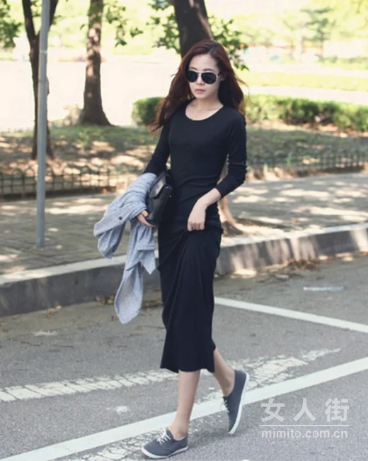秋季连衣裙这么穿，气场十足又抢眼