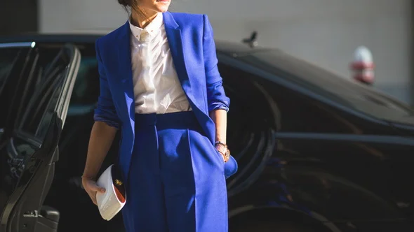 面试时穿什么颜色的衣服呢？