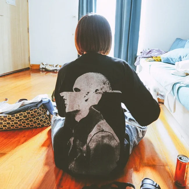 简单的欧美风T恤，百变潮流风格