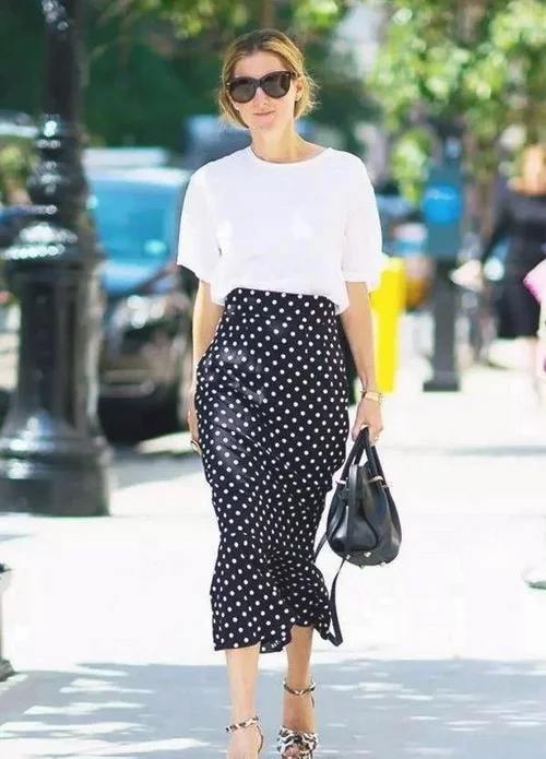 白色T恤搭配最好看的2种方式,随意又好看