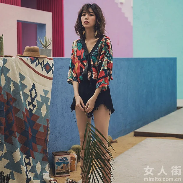 露肉的季节，将性感穿搭进行到底