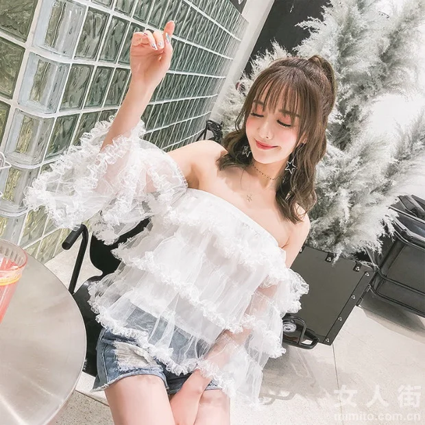 露肉的季节，将性感穿搭进行到底