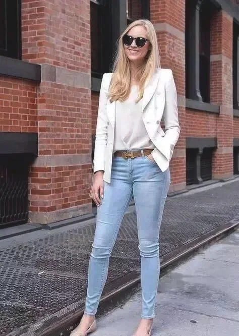 白色T恤搭配最好看的2种方式,随意又好看